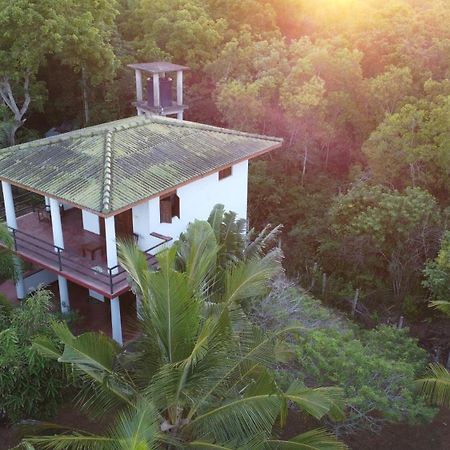 Salt Lake Cabanas & Restaurant Тангалла Экстерьер фото